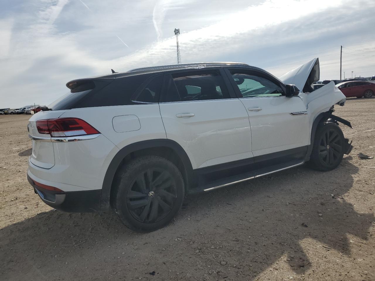 2021 Volkswagen Atlas VIN 1V2JE2CA9MC200125 Copart auction photo, front end / side damage thumbnail 3