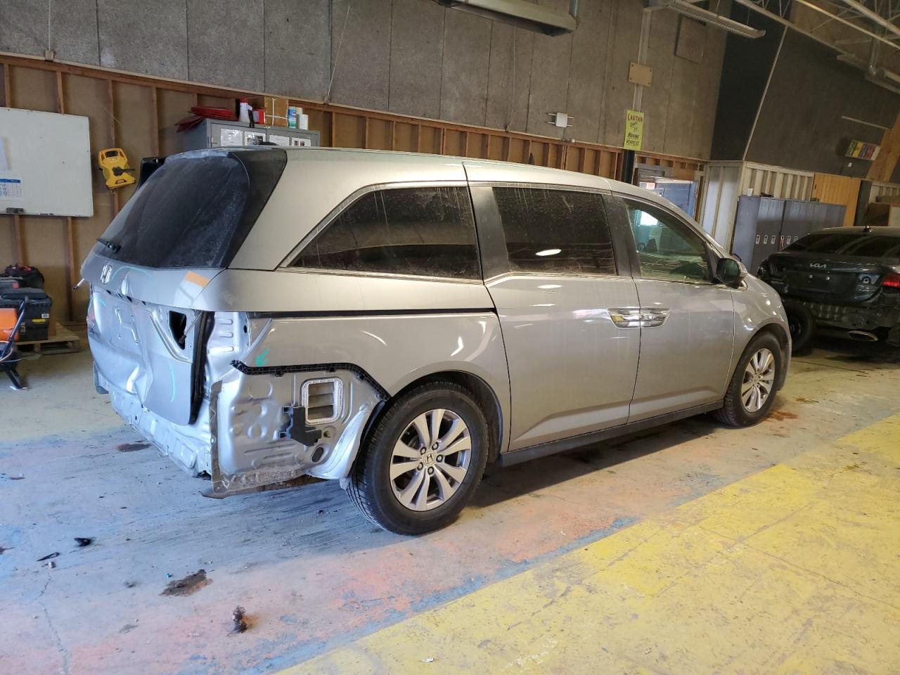 2016 Honda Odyssey VIN 5FNRL5H66GB076581 Copart auction photo, rear end damage thumbnail 3