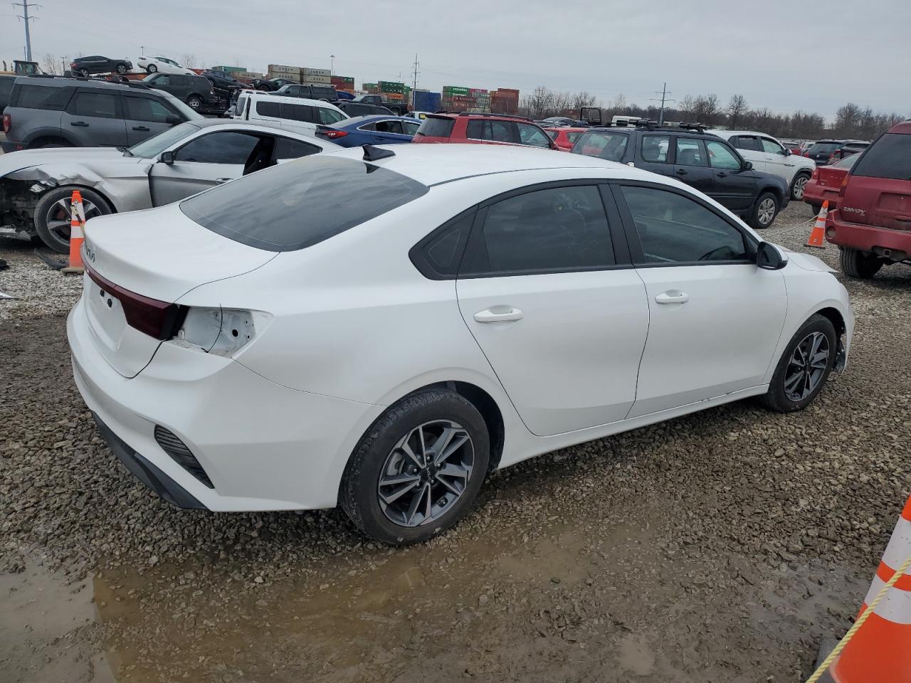 2024 KIA Forte VIN 3KPF24ADXRE766237 Copart auction photo, front end / all over damage thumbnail 3