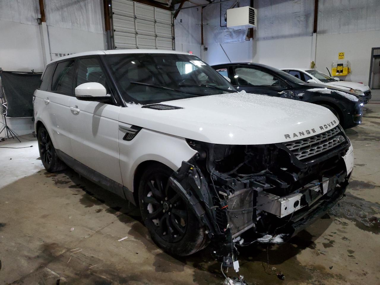 2015 Land Rover Range Rover VIN SALWR2TF2FA540604 Copart auction photo, front end / undercarriage damage thumbnail 4