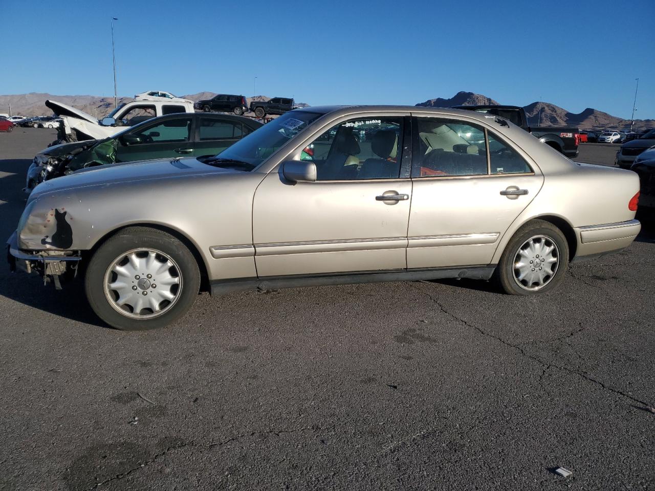 1999 Mercedes-Benz E-klasse VIN WDBJF65H4XA840953