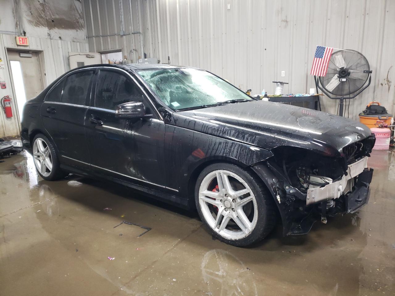 2012 Mercedes-Benz C-klasse VIN WDDGF8BB9CR204263 Copart auction photo, front end damage thumbnail 4