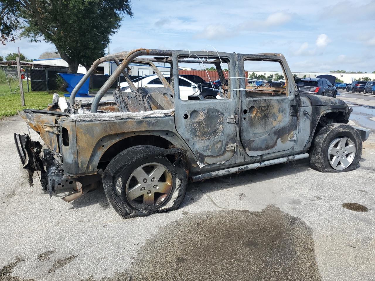 2017 Jeep Wrangler VIN 1C4BJWDG4HL652064 Copart auction photo, burn damage thumbnail 3