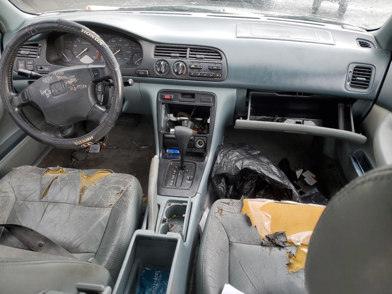 1995 Honda Accord VIN JHMCD5661SC032269 Copart auction photo, biohazard/chemical / side damage thumbnail 8