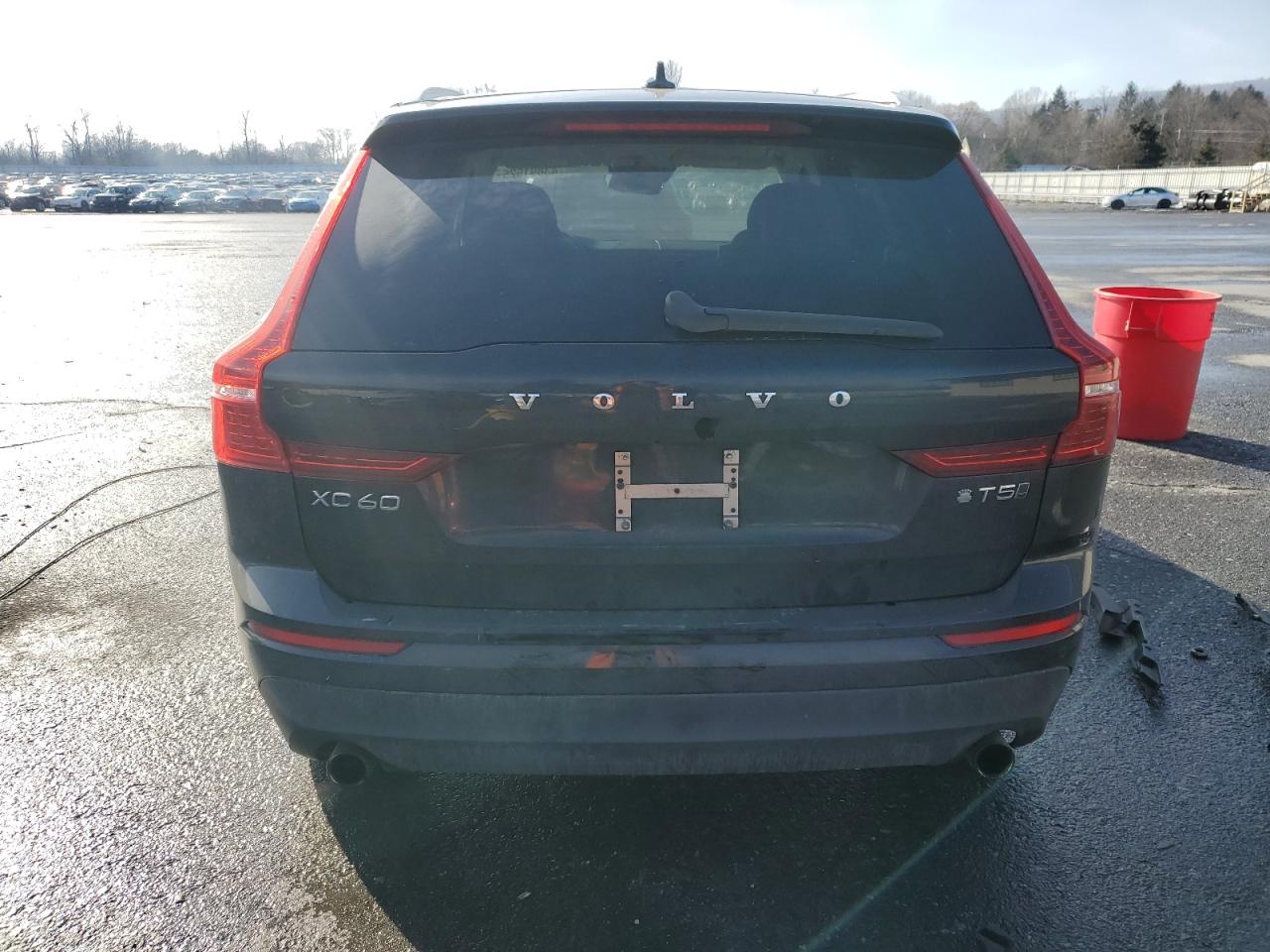 2018 Volvo XC60 VIN YV4102RK2J1006993 Copart auction photo, front end / minor dent/scratches damage thumbnail 6