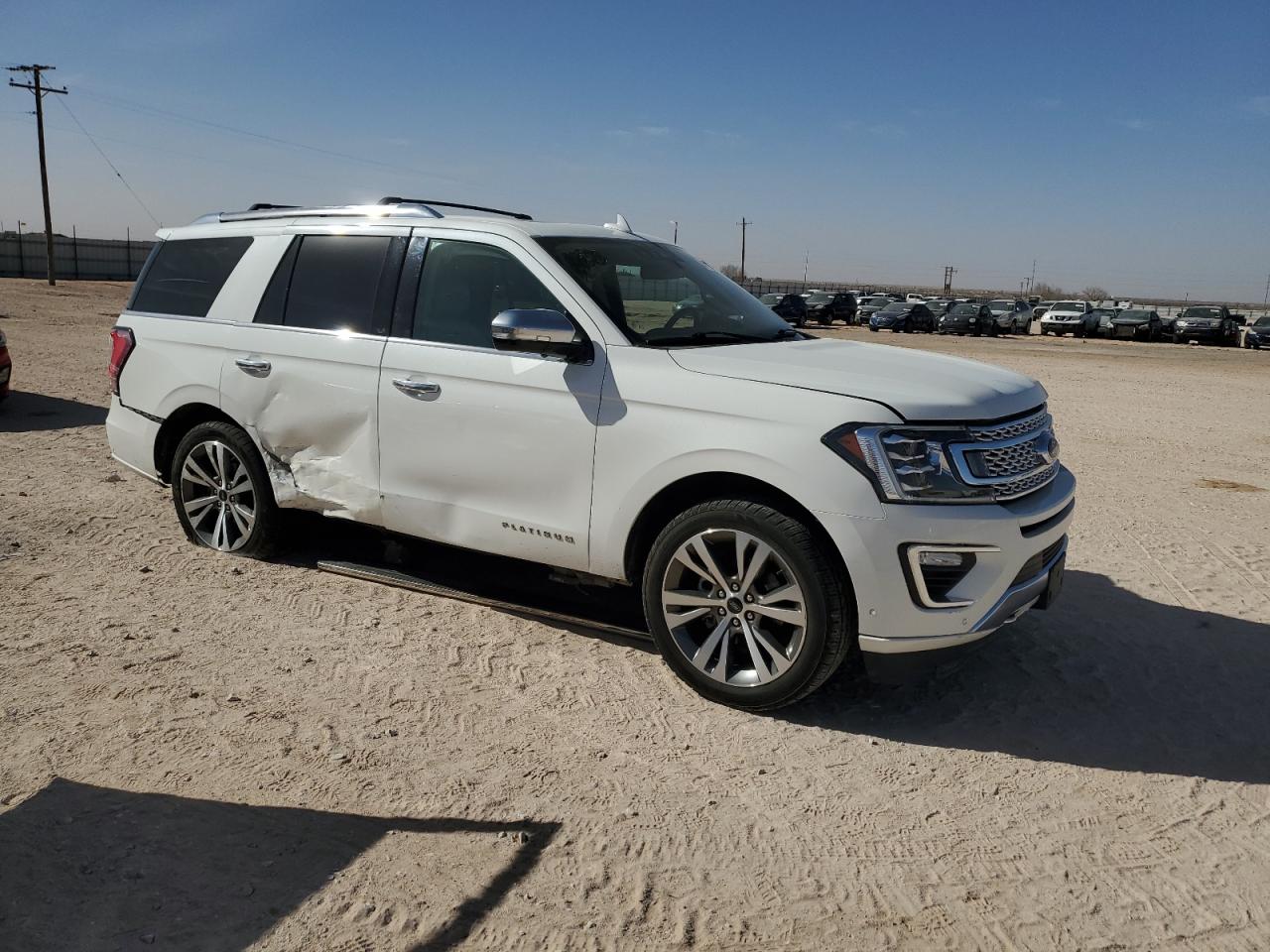 2020 Ford Expedition VIN 1FMJU1MT1LEA86134 Copart auction photo, side / rear end damage thumbnail 4
