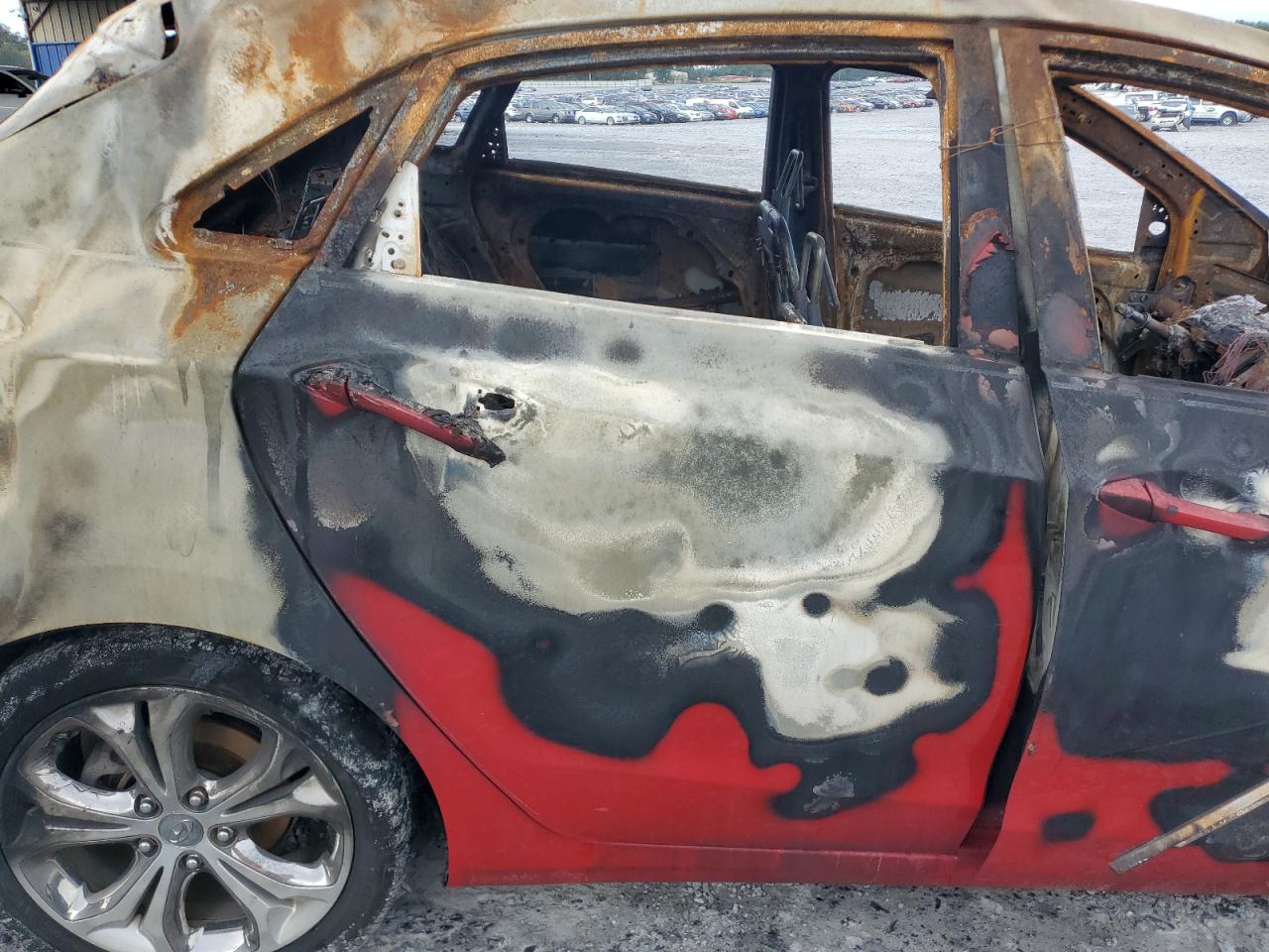 2013 Hyundai Elantra VIN KMHD35LE0DU080004 Copart auction photo, burn damage thumbnail 10