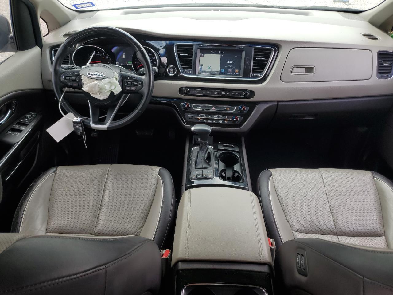 2017 KIA Sedona VIN KNDME5C15H6343903 Copart auction photo, front end damage thumbnail 8