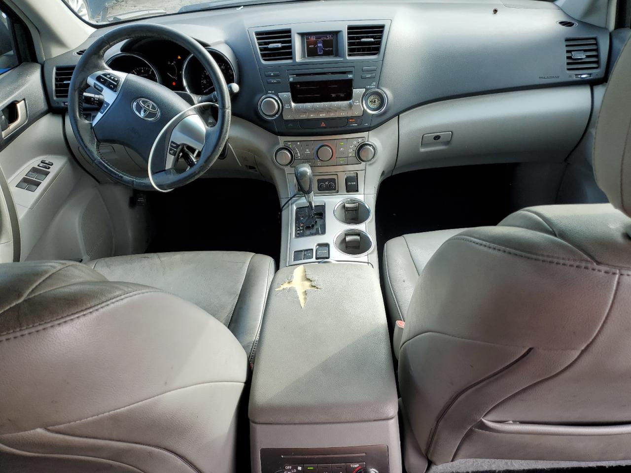 2011 Toyota Highlander VIN 5TDZA3EH7BS016930 Copart auction photo, minor dent/scratches damage thumbnail 8
