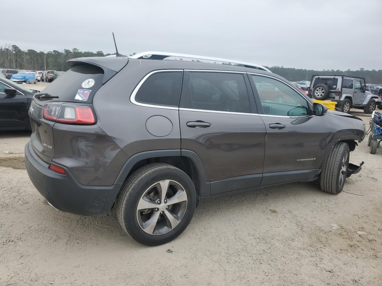 2019 Jeep Grand Cherokee VIN 1C4PJLDB7KD242885 Copart auction photo, front end damage thumbnail 3
