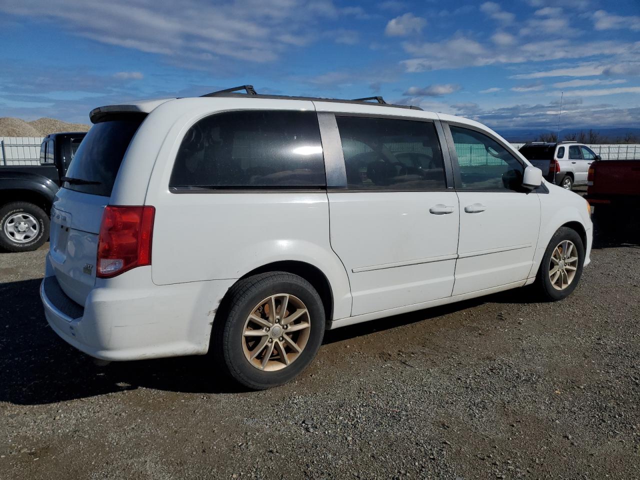 2014 Dodge Caravan VIN 2C4RDGCG7ER209620 Copart auction photo, water/flood / side damage thumbnail 3