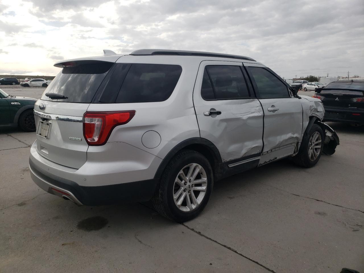 2016 Ford Explorer VIN 1FM5K7DH0GGD21459 Copart auction photo, all over damage thumbnail 3