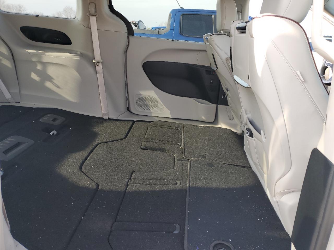 2017 Chrysler Pacifica VIN 2C4RC1GG2HR771729 Copart auction photo, front end / minor dent/scratches damage thumbnail 10