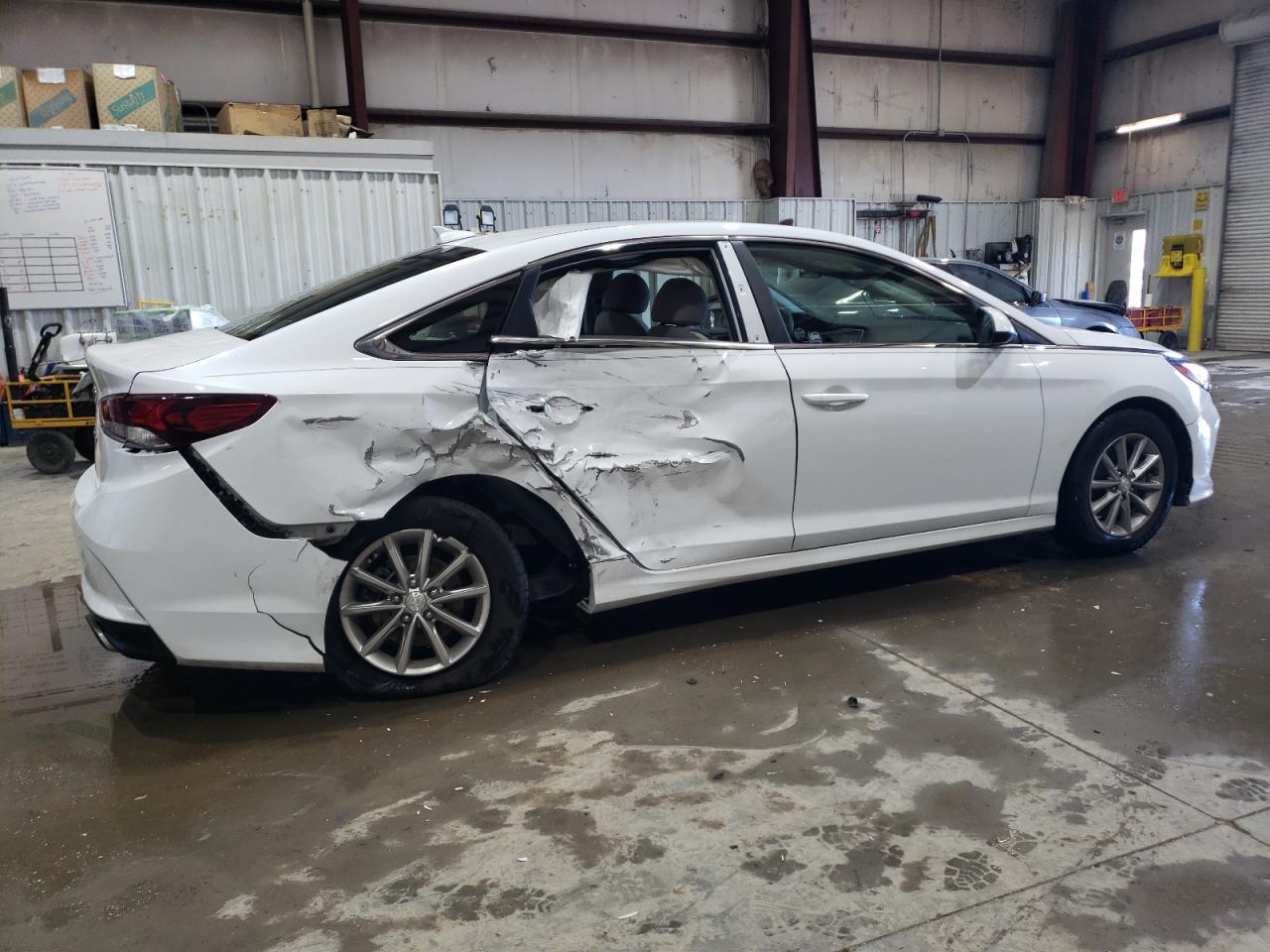 2019 Hyundai Sonata VIN 5NPE24AF6KH747022 Copart auction photo, side / rear end damage thumbnail 3