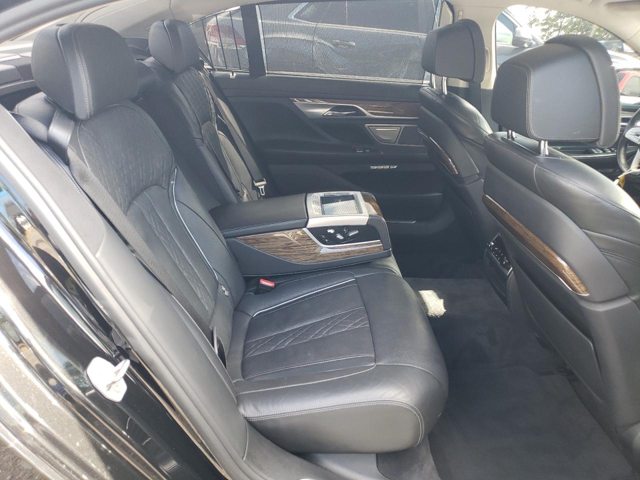 2016 BMW 7er VIN WBA7F2C50GG421005 Copart auction photo, minor dent/scratches damage thumbnail 10