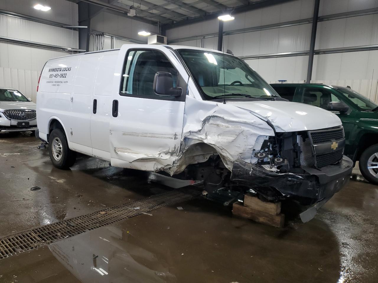 2018 Chevrolet Express VIN 1GCWGAFP5J1242813 Copart auction photo, front end / side damage thumbnail 4