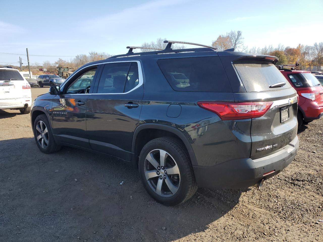2019 Chevrolet Traverse VIN 1GNEVHKW4KJ121643 Copart auction photo, front end / minor dent/scratches damage thumbnail 2