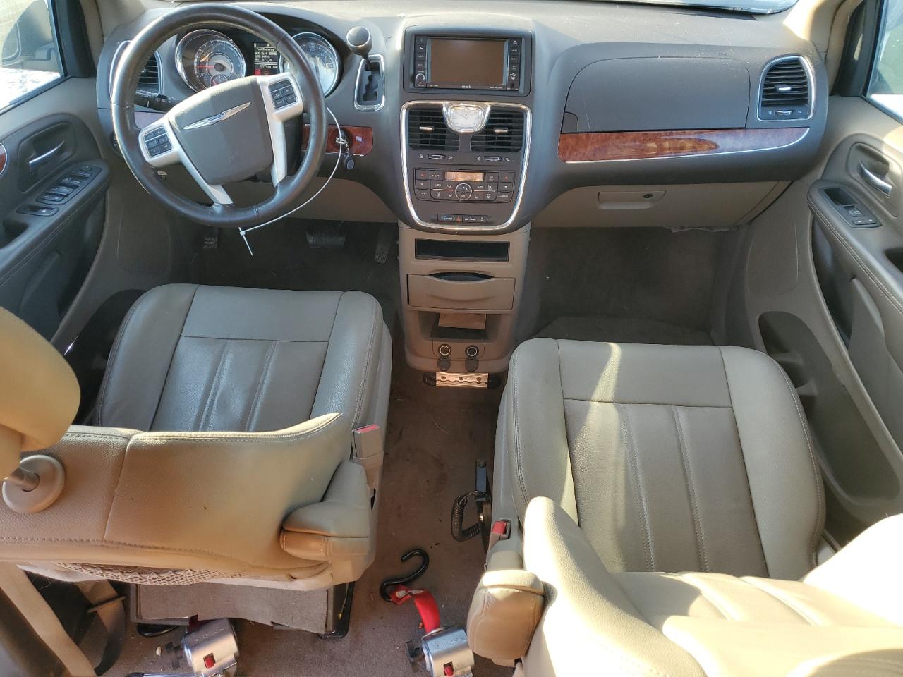 2016 Chrysler Town & Country VIN 2C4RC1BG0GR135526 Copart auction photo, minor dent/scratches damage thumbnail 8