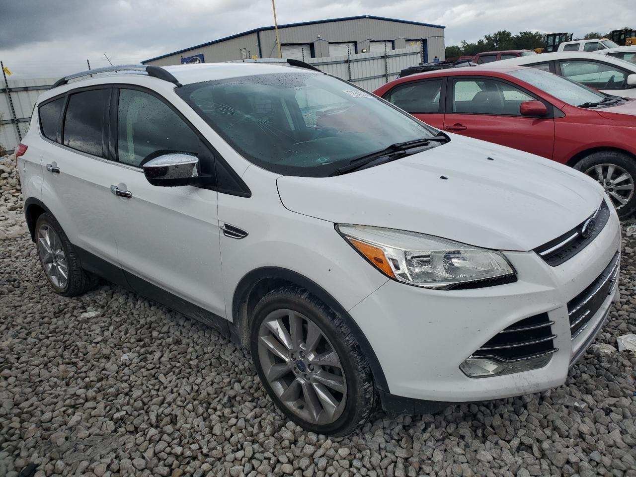 2016 Ford Escape VIN 1FMCU9GXXGUB98190 Copart auction photo, hail damage thumbnail 4