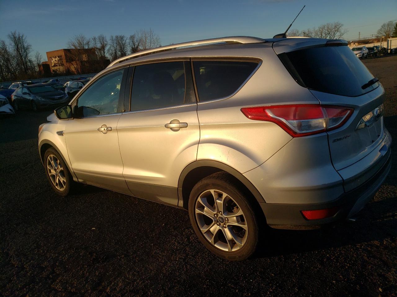 2015 Ford Escape VIN 1FMCU9JX5FUA48446 Copart auction photo, front end damage thumbnail 2