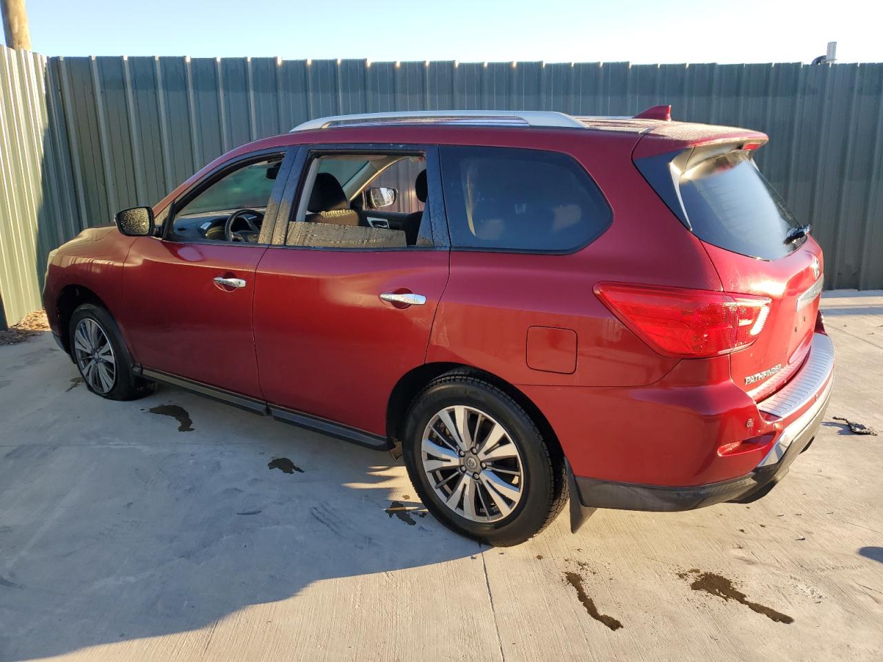 2020 Nissan Pathfinder VIN 5N1DR2BN3LC632758 Copart auction photo, front end / minor dent/scratches damage thumbnail 2