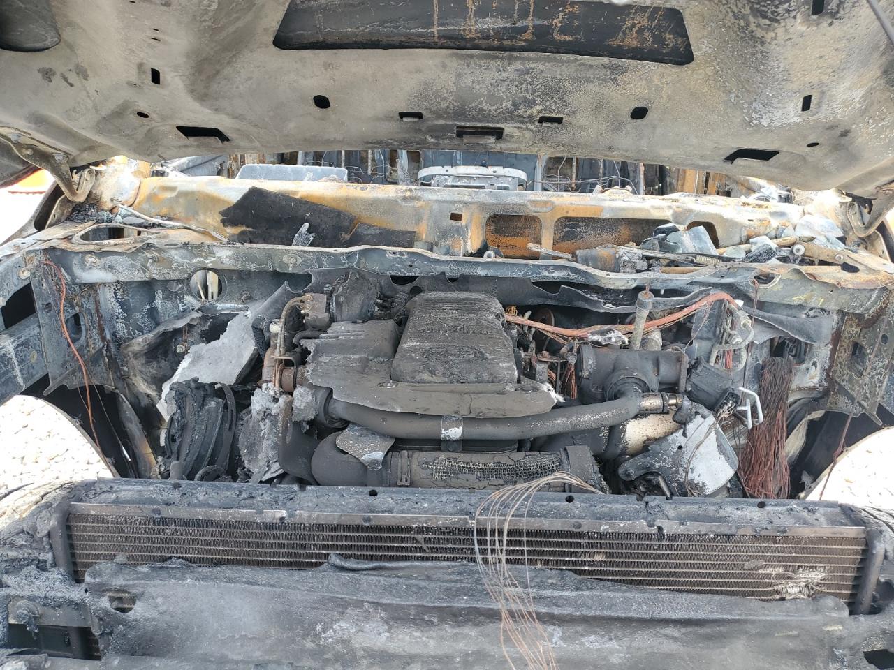 2018 RAM 3500 VIN 3C63RPGL8JG276815 Copart auction photo, burn damage thumbnail 12