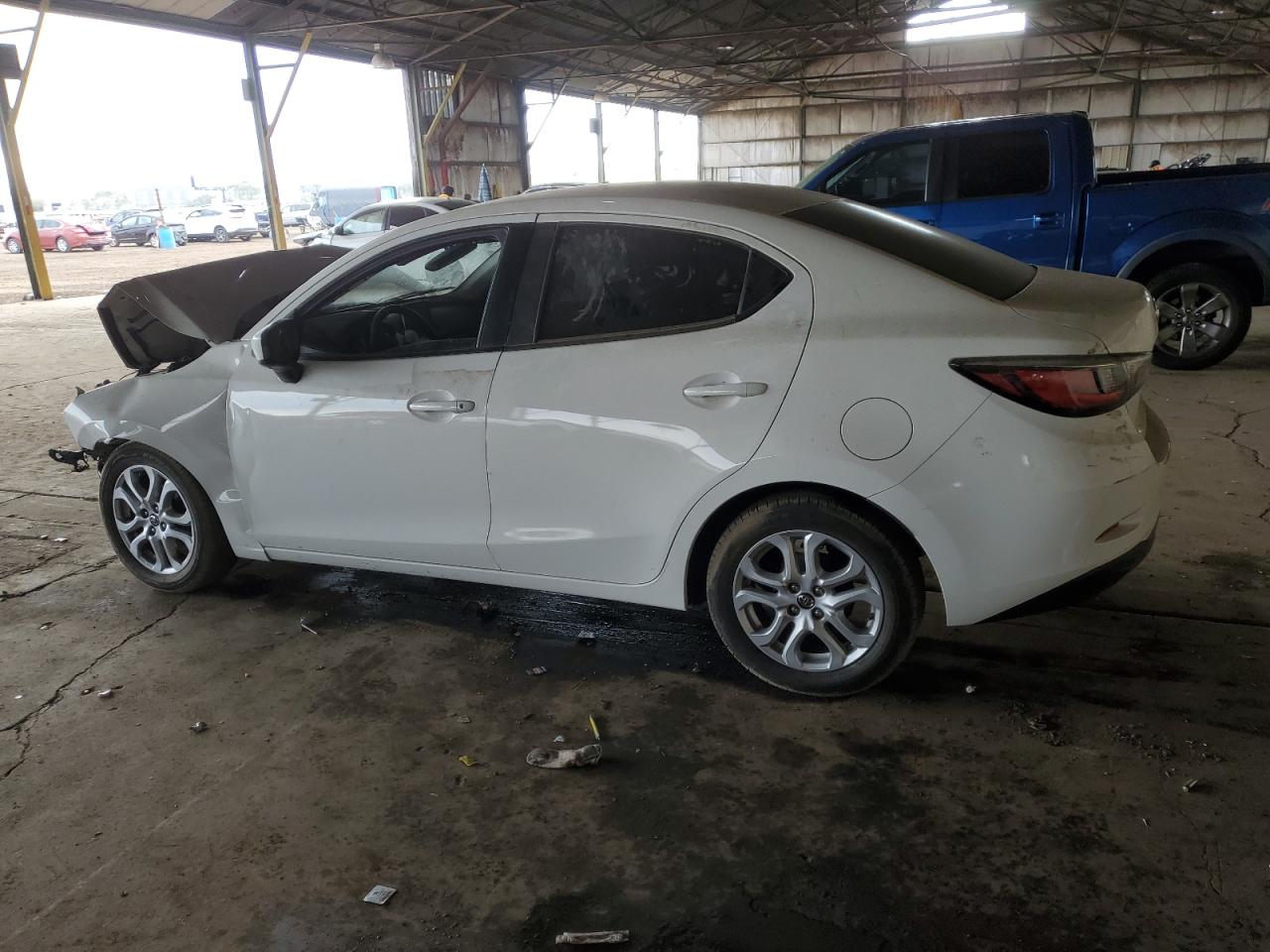 2017 Toyota Yaris VIN 3MYDLBYV6HY195450 Copart auction photo, front end damage thumbnail 2