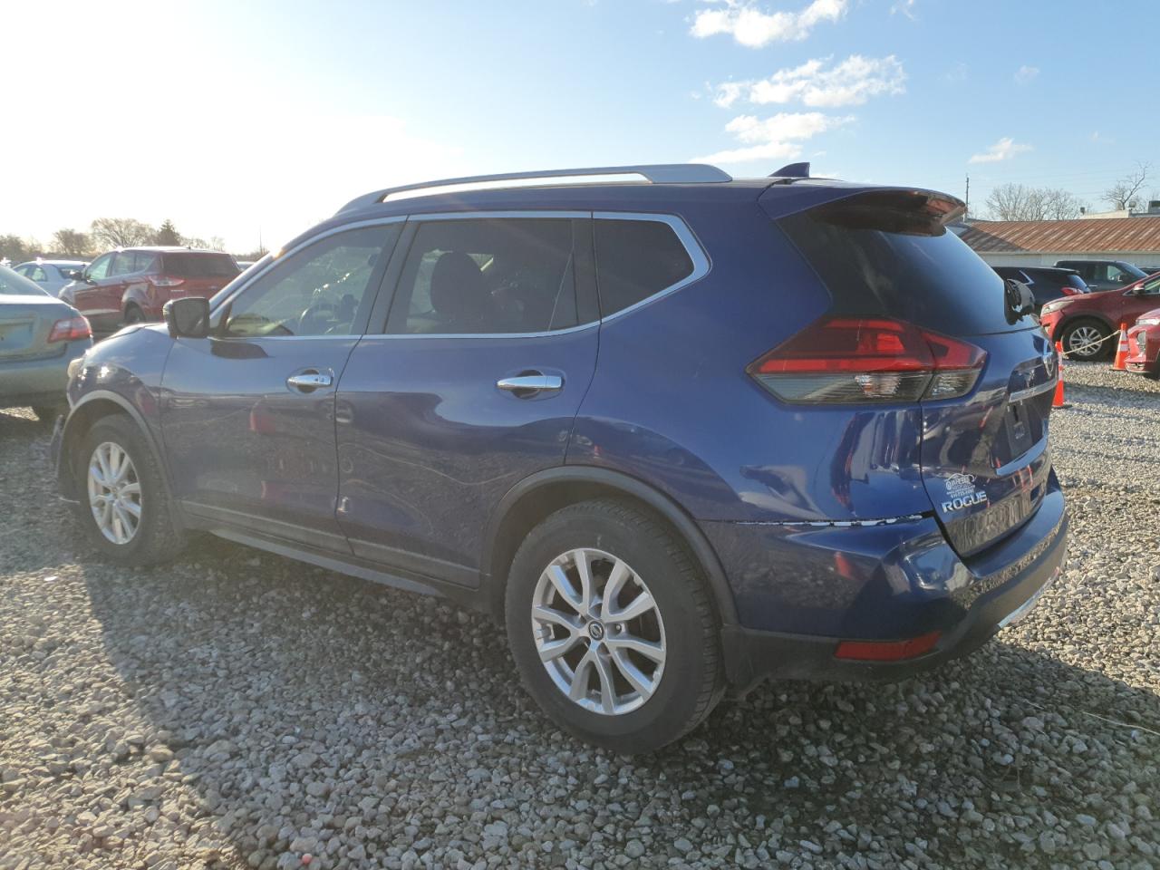 2017 Nissan Rogue VIN 5N1AT2MTXHC863423 Copart auction photo, front end / side damage thumbnail 2