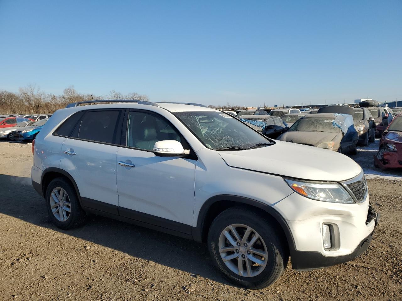 2015 KIA Sorento VIN 5XYKT3A64FG642129 Copart auction photo, front end damage thumbnail 4