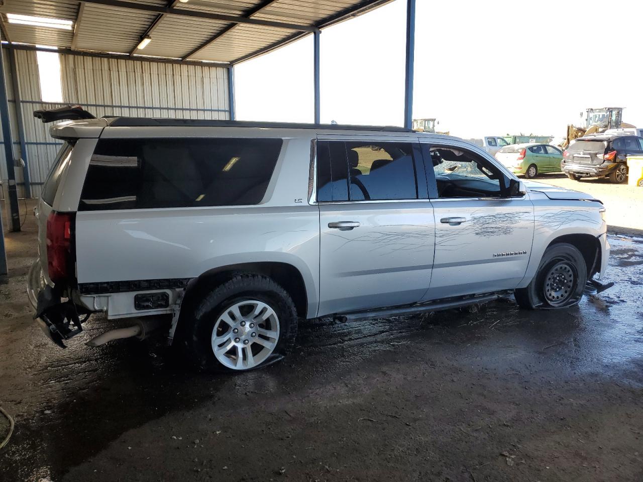 2016 Chevrolet Suburban VIN 1GNSKGEC0GR457418 Copart auction photo, rollover damage thumbnail 3