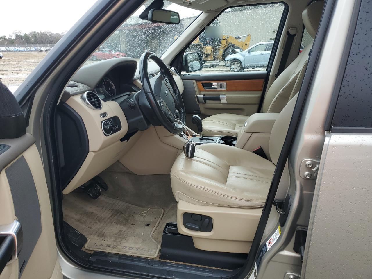 2011 Land Rover LR4 VIN SALAG2D46BA558420 Copart auction photo, minor dent/scratches damage thumbnail 7