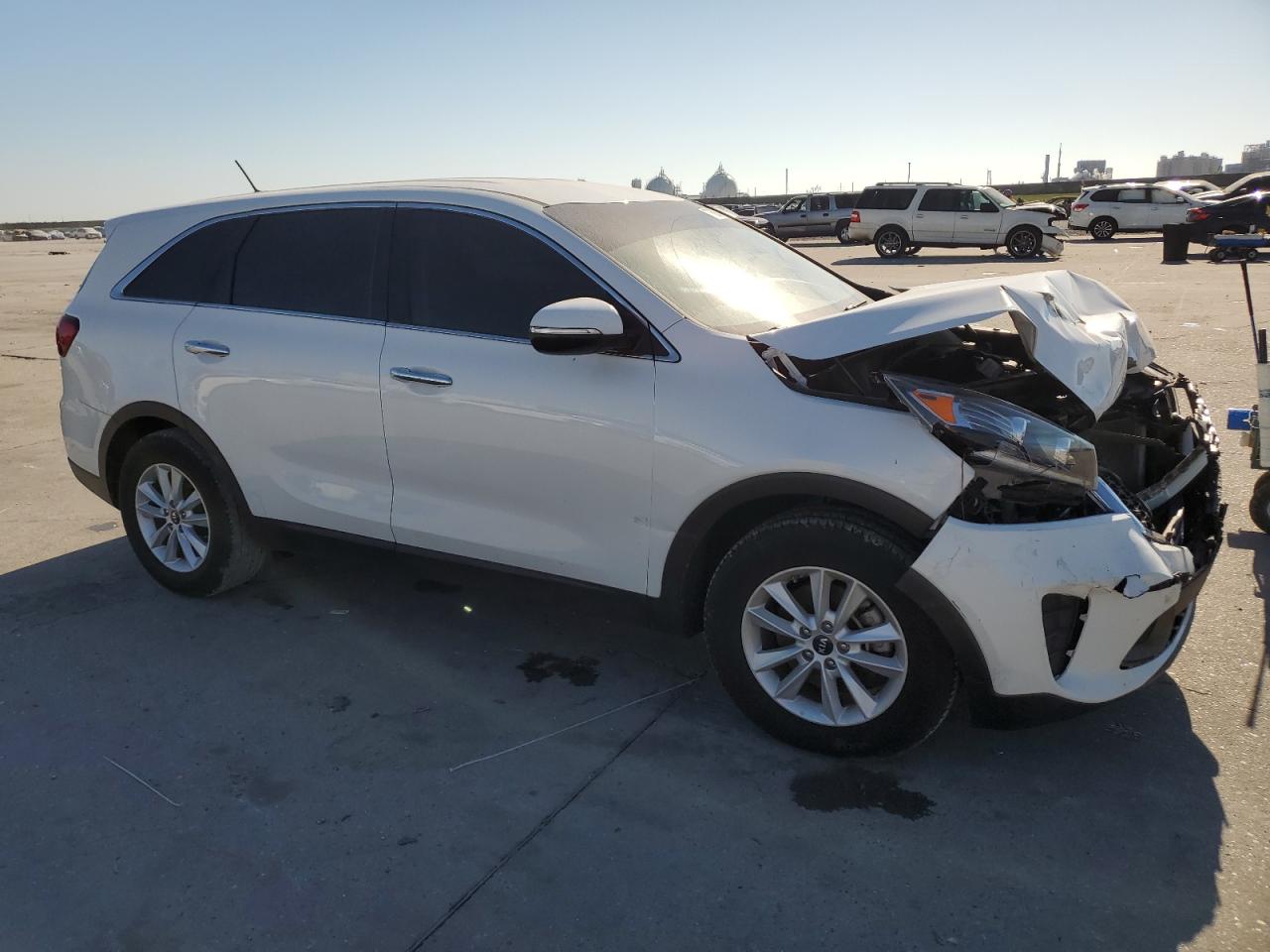 2020 KIA Sorento VIN 5XYPG4A3XLG657140 Copart auction photo, front end damage thumbnail 4