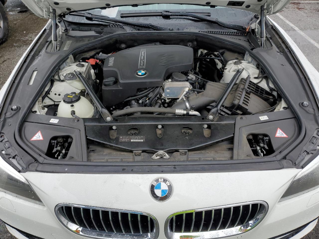 2014 BMW 5er VIN WBA5A5C57ED506929 Copart auction photo, all over / side damage thumbnail 11