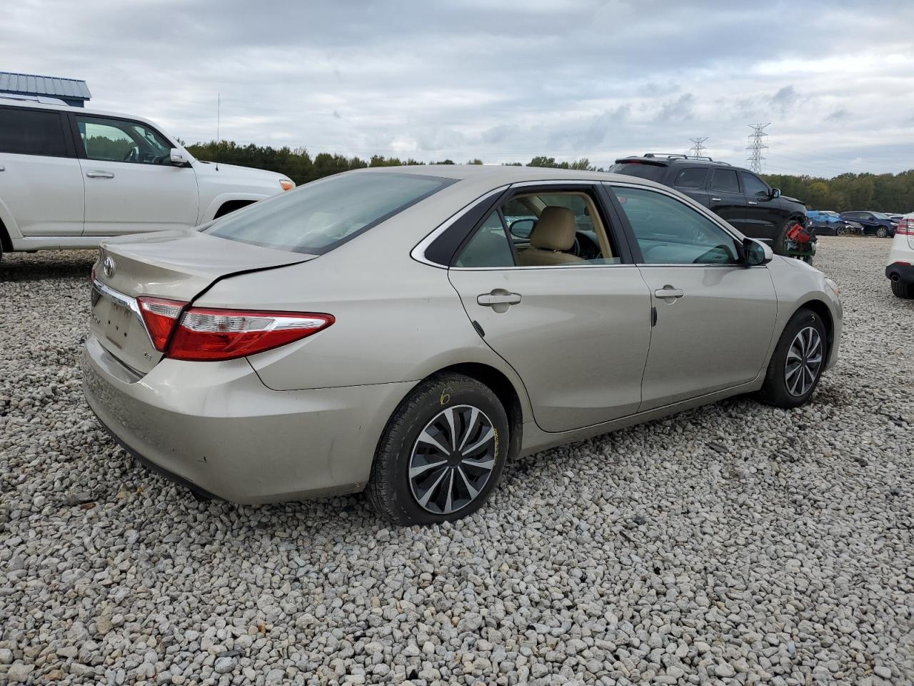 2015 Toyota Camry VIN 4T4BF1FK7FR495211 Copart auction photo, rear end / side damage thumbnail 3