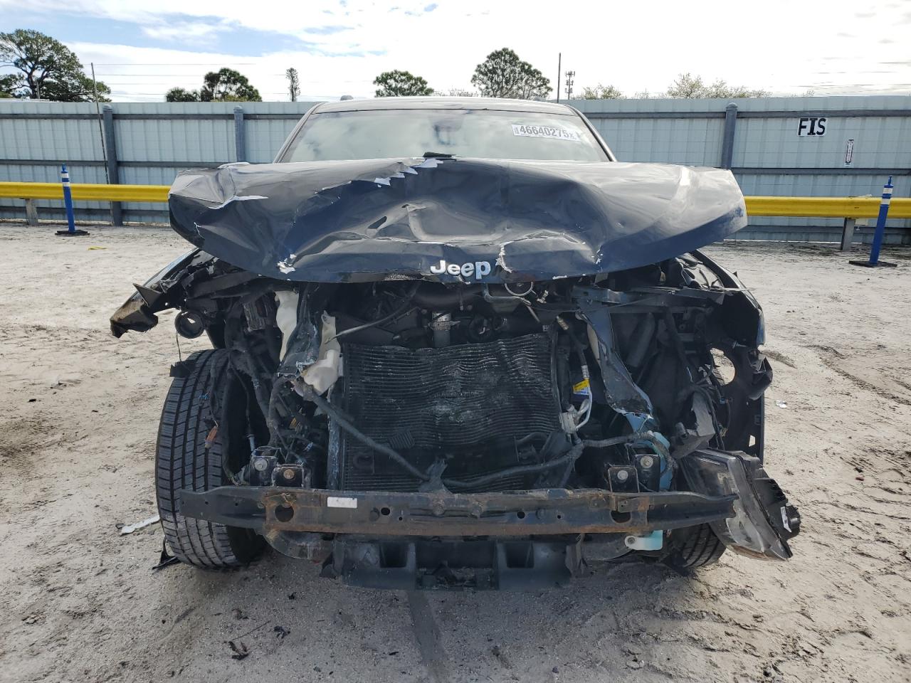 2015 Jeep Grand Cherokee VIN 1C4RJFAG5FC625049 Copart auction photo, front end damage thumbnail 5