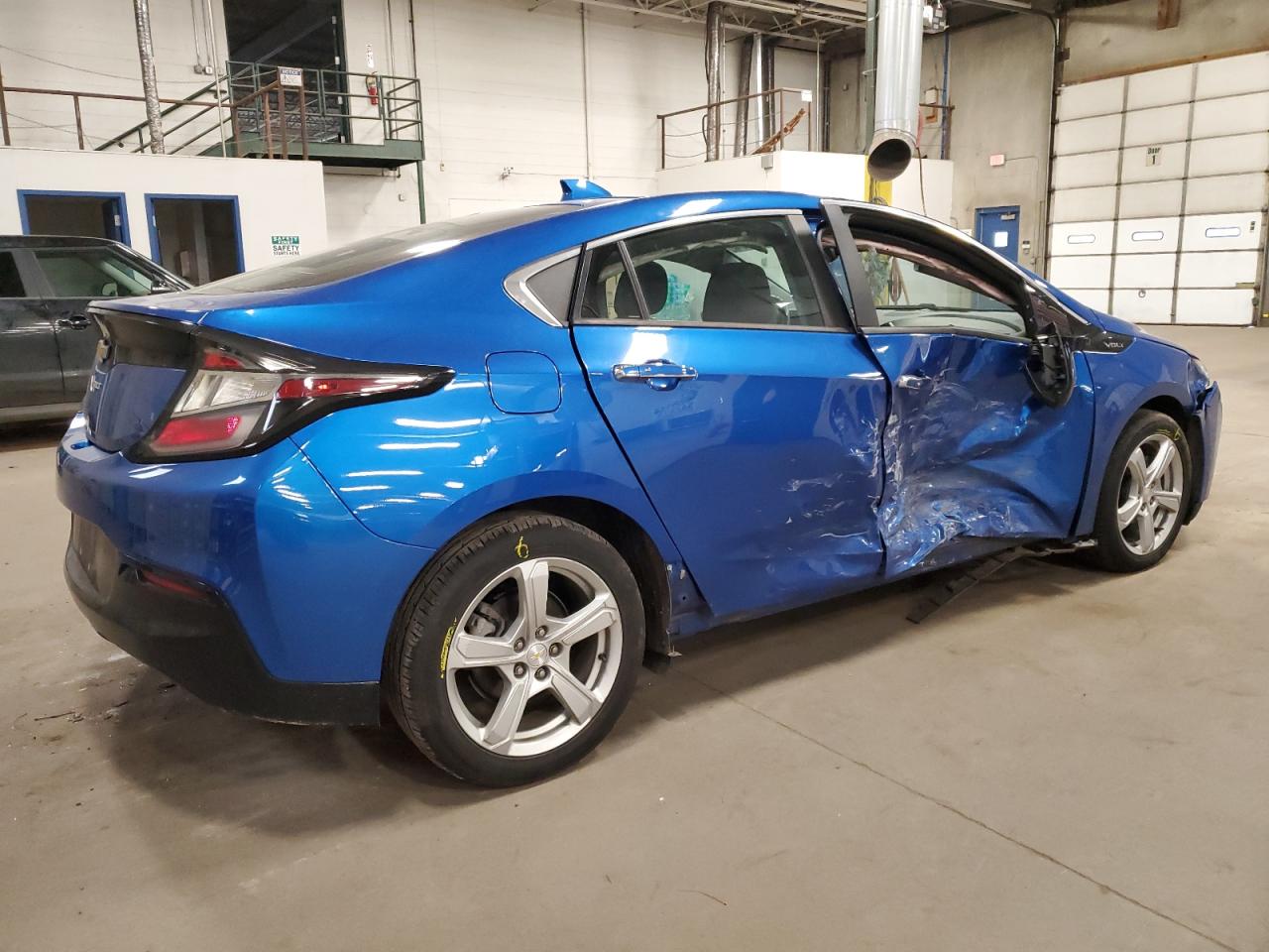 2018 Chevrolet Volt VIN 1G1RA6S54JU118202 Copart auction photo, side / front end damage thumbnail 3