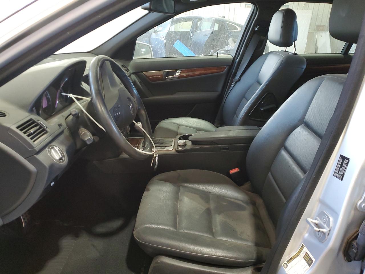 2010 Mercedes-Benz C-klasse VIN WDDGF8BB3AR129704 Copart auction photo, front end damage thumbnail 7
