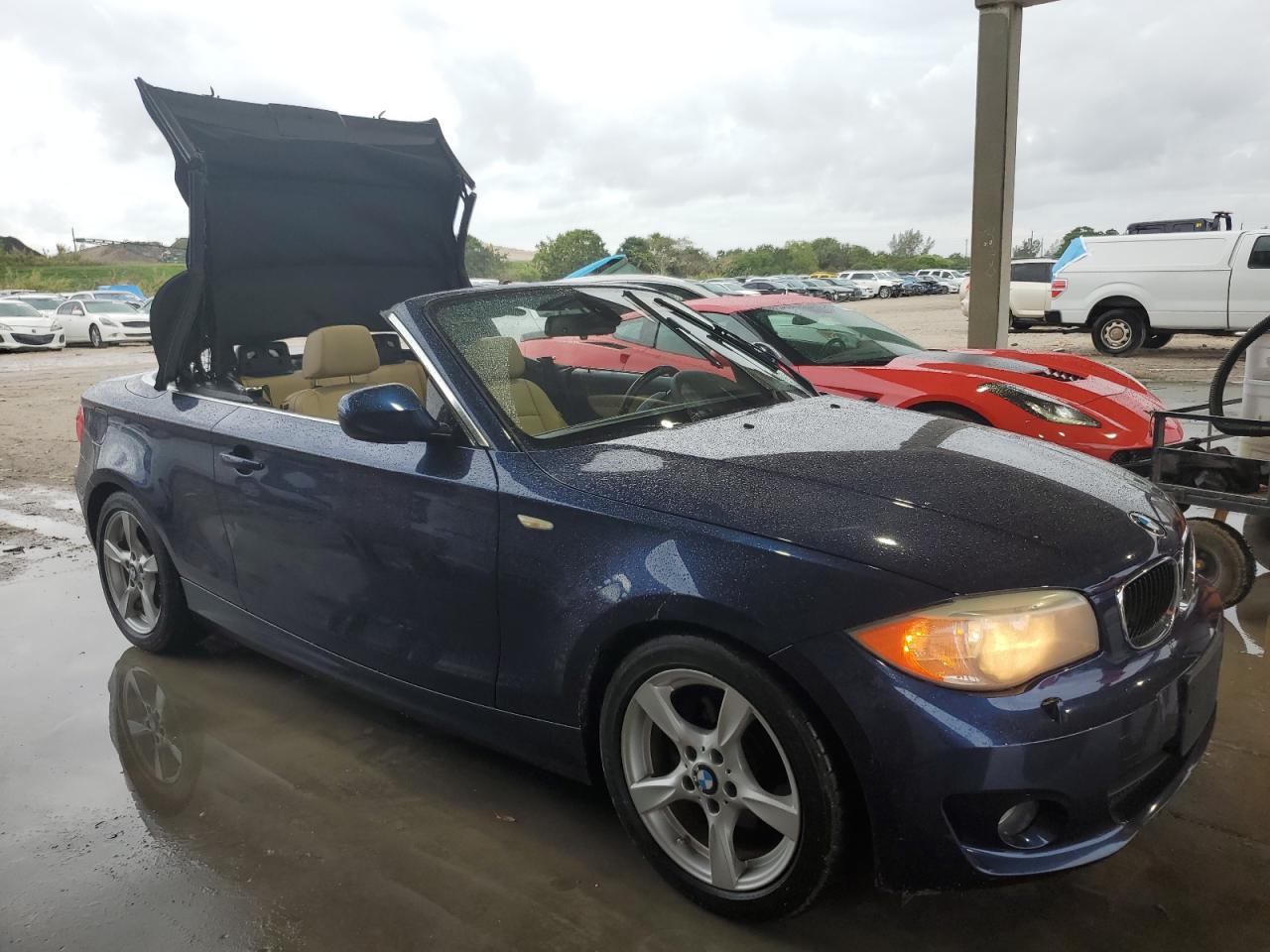 2013 BMW 1er VIN WBAUL7C57DVU08557 Copart auction photo, water/flood / minor dent/scratches damage thumbnail 4