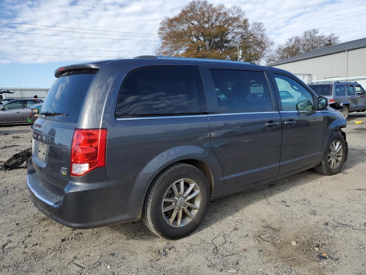 2019 Dodge Caravan VIN 2C4RDGCGXKR726504 Copart auction photo, front end damage thumbnail 3