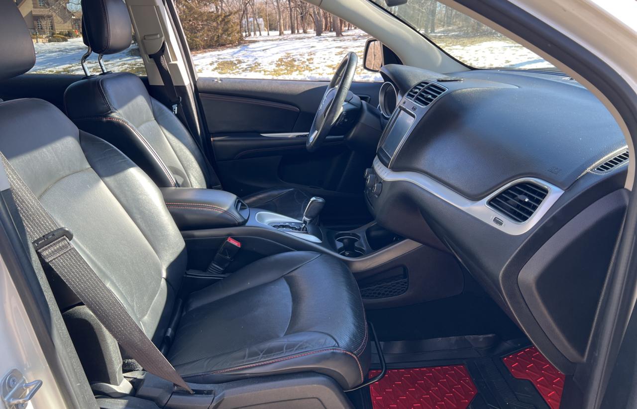 2017 Dodge Journey VIN 3C4PDDEG8HT610372 Copart auction photo, normal wear / minor dent/scratches damage thumbnail 5