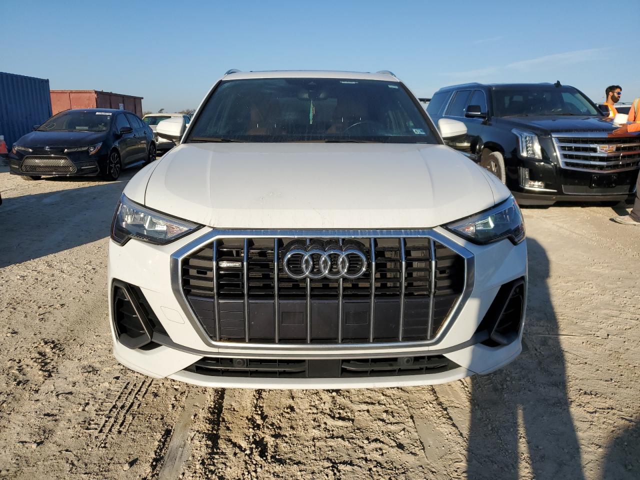 2019 Audi Q3 VIN WA1DECF32K1086585 Copart auction photo, water/flood damage thumbnail 5
