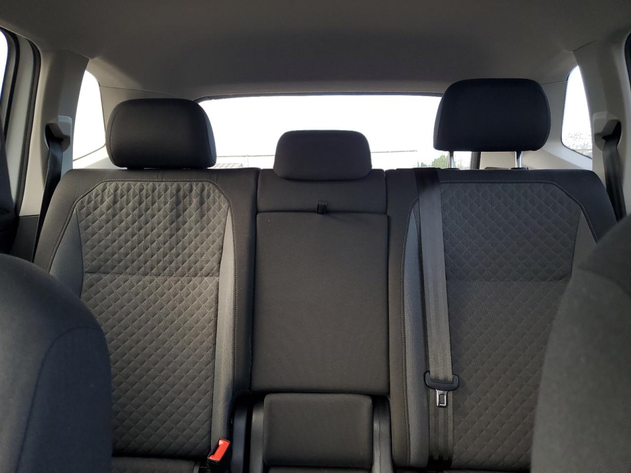2020 Volkswagen Tiguan VIN 3VV0B7AX1LM057681 Copart auction photo, side / front end damage thumbnail 10