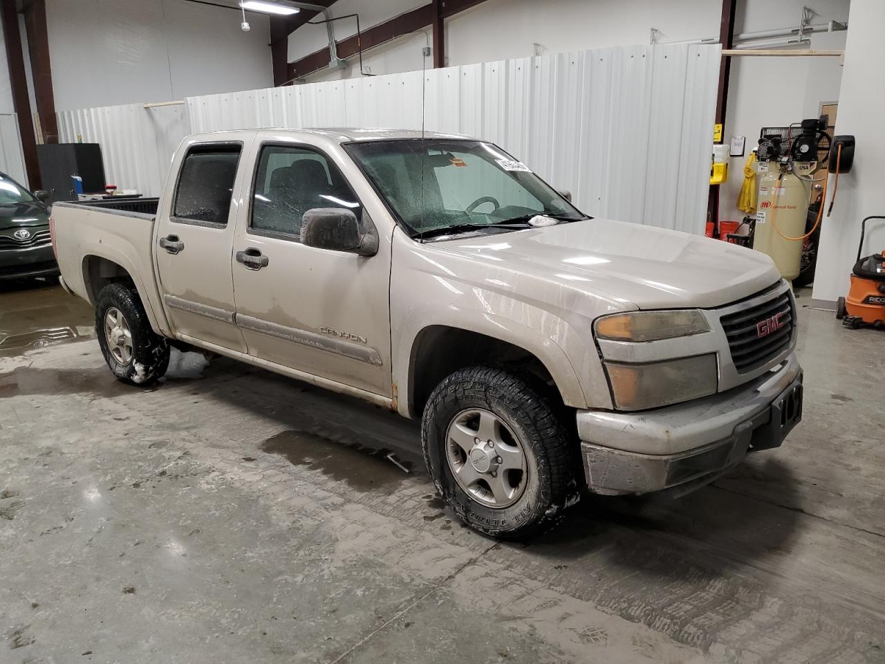 2005 GMC Canyon VIN 1GTDT136458218482 Copart auction photo, front end damage thumbnail 4
