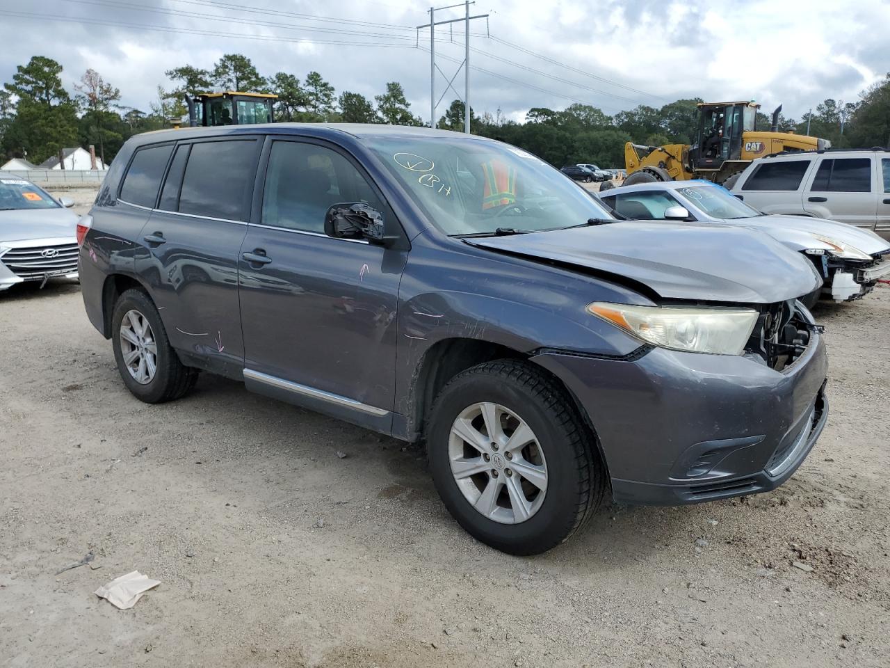 2013 Toyota Highlander VIN 5TDZK3EH3DS106835 Copart auction photo, all over damage thumbnail 4
