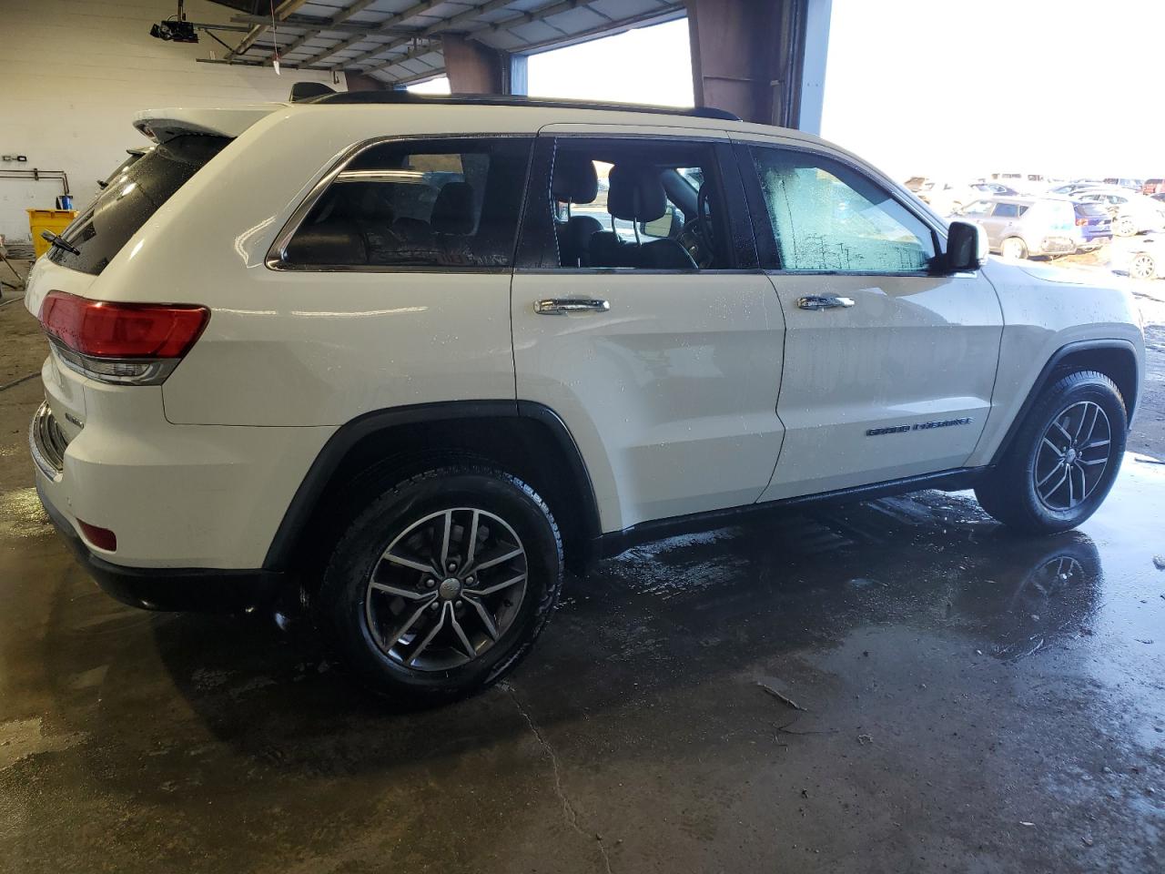 2017 Jeep Grand Cherokee VIN 1C4RJFBG1HC947916 Copart auction photo, vandalism damage thumbnail 3