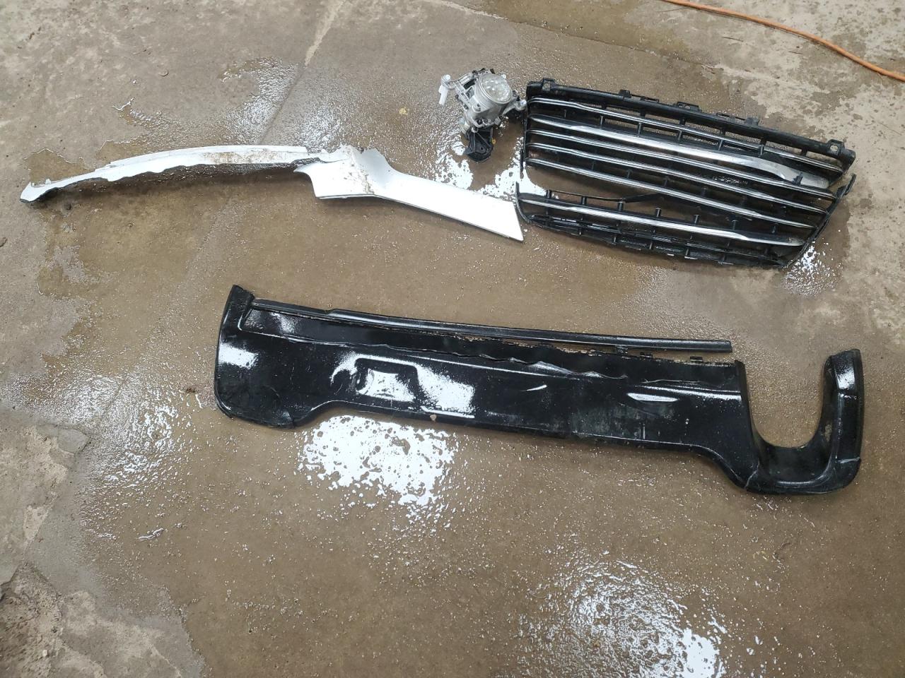 2012 Chrysler 300 VIN 2C3CCACG1CH288568 Copart auction photo, front end / minor dent/scratches damage thumbnail 12
