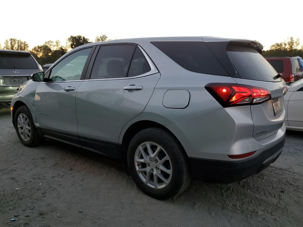 2022 Chevrolet Equinox VIN 3GNAXTEV8NL139848 Copart auction photo, all over damage thumbnail 2