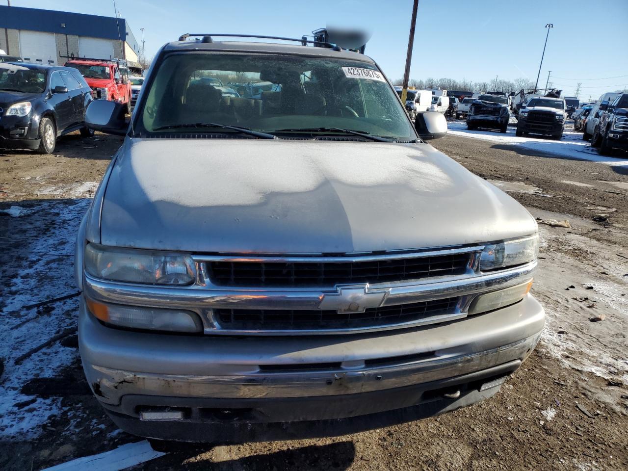 2005 Chevrolet Suburban VIN 1GNFK16Z25J196032 Copart auction photo, all over damage thumbnail 5