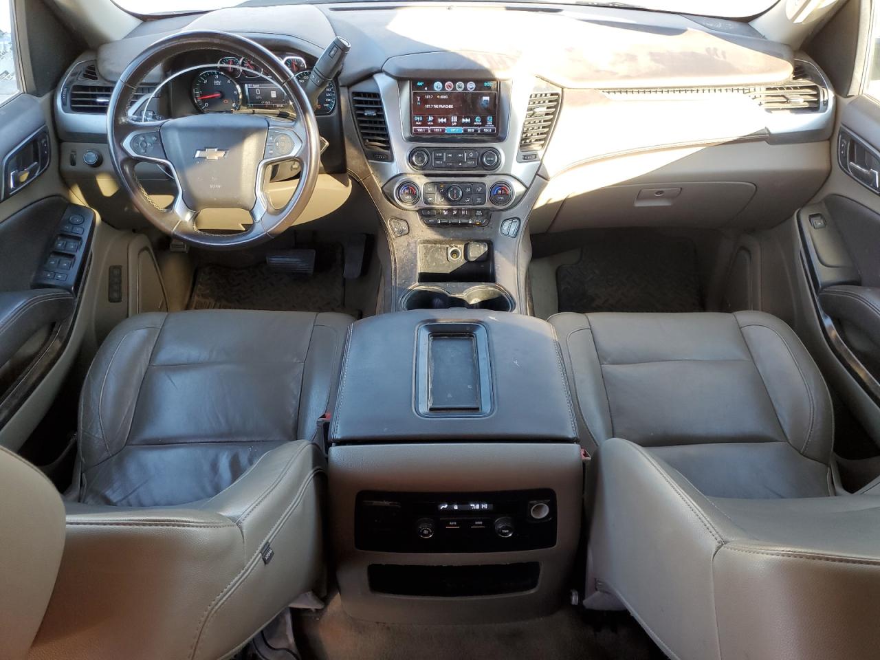 2017 Chevrolet Suburban VIN 1GNSCHKC4HR175310 Copart auction photo, front end / minor dent/scratches damage thumbnail 8