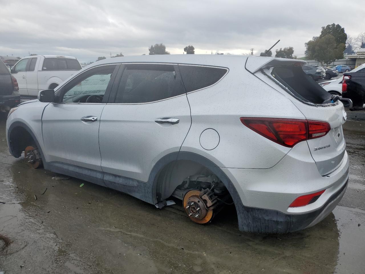 2018 Hyundai Santa Fe VIN 5XYZT3LB2JG572227 Copart auction photo, vandalism / front end damage thumbnail 2